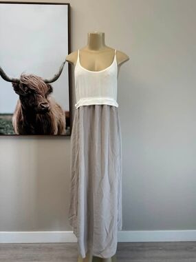 Wilfred Two-Tone Maxi Dress in White and Light Gray